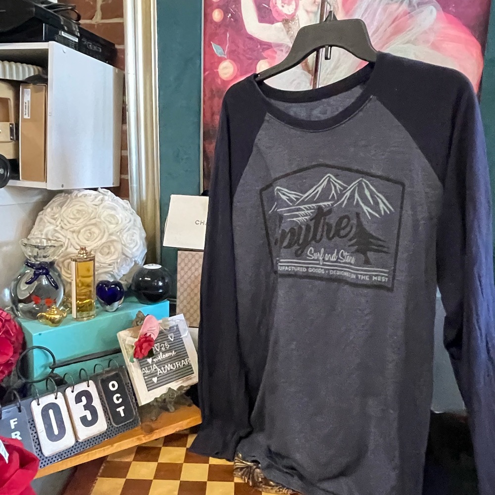 Hippy Tree
MFG T-Shirt - Men's